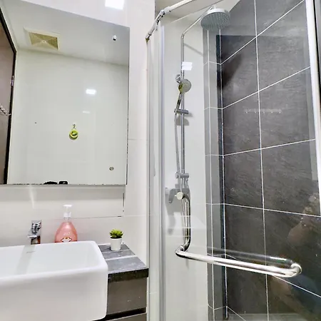 Full Sea View Country Garden Danga Bay 11-13Pax Apartment Johor Bahru Exterior photo