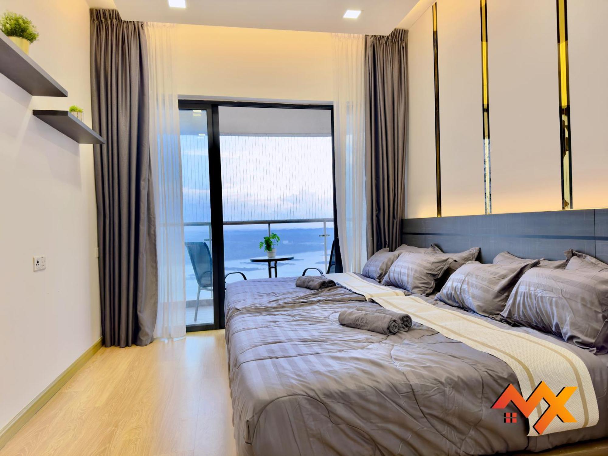 Full Sea View Country Garden Danga Bay 11-13pax Apartment