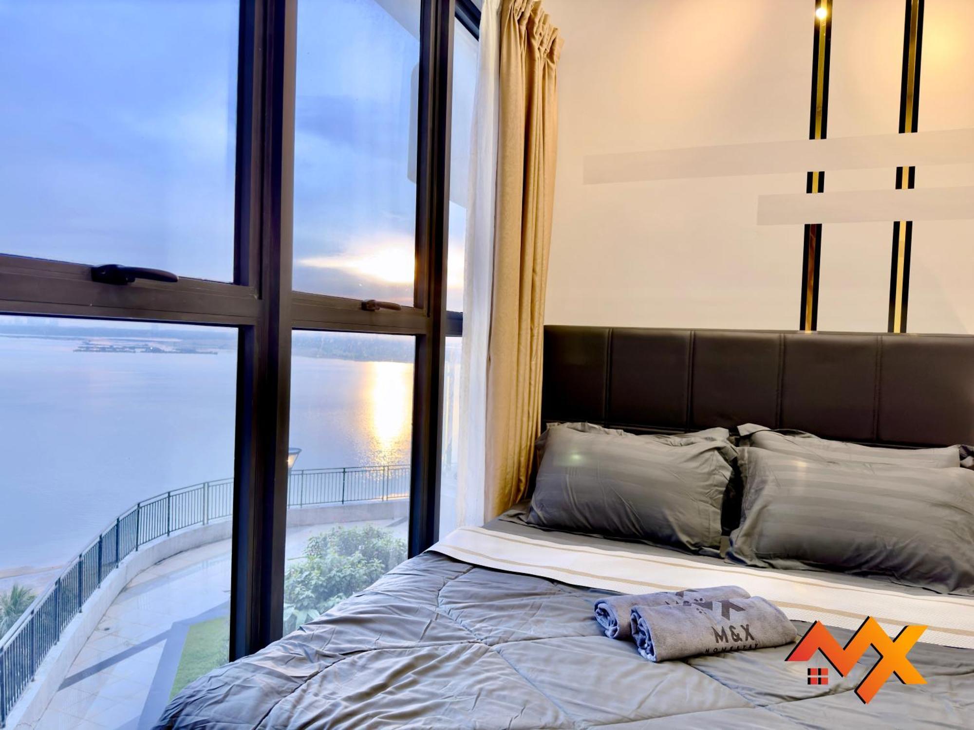 Full Sea View Country Garden Danga Bay 11-13pax Apartment *