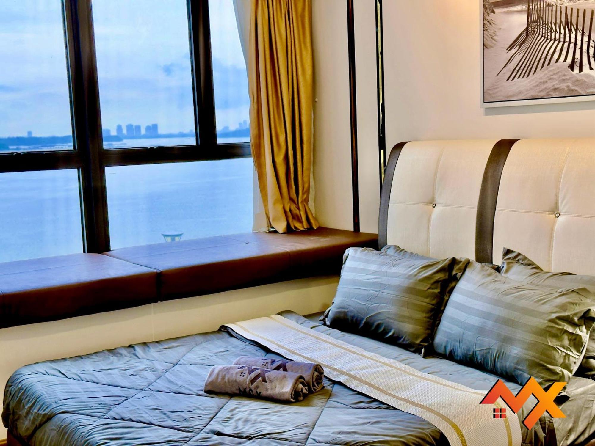 Full Sea View Country Garden Danga Bay 11-13pax Apartment Johor Bahru