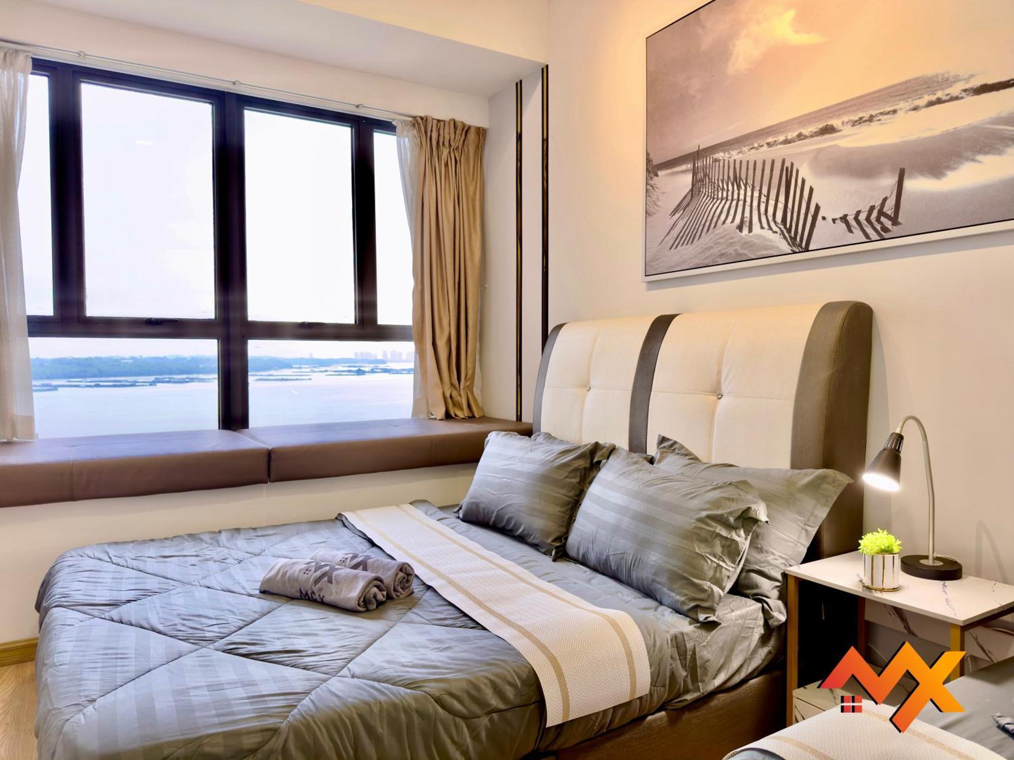 Full Sea View Country Garden Danga Bay 11-13pax *
