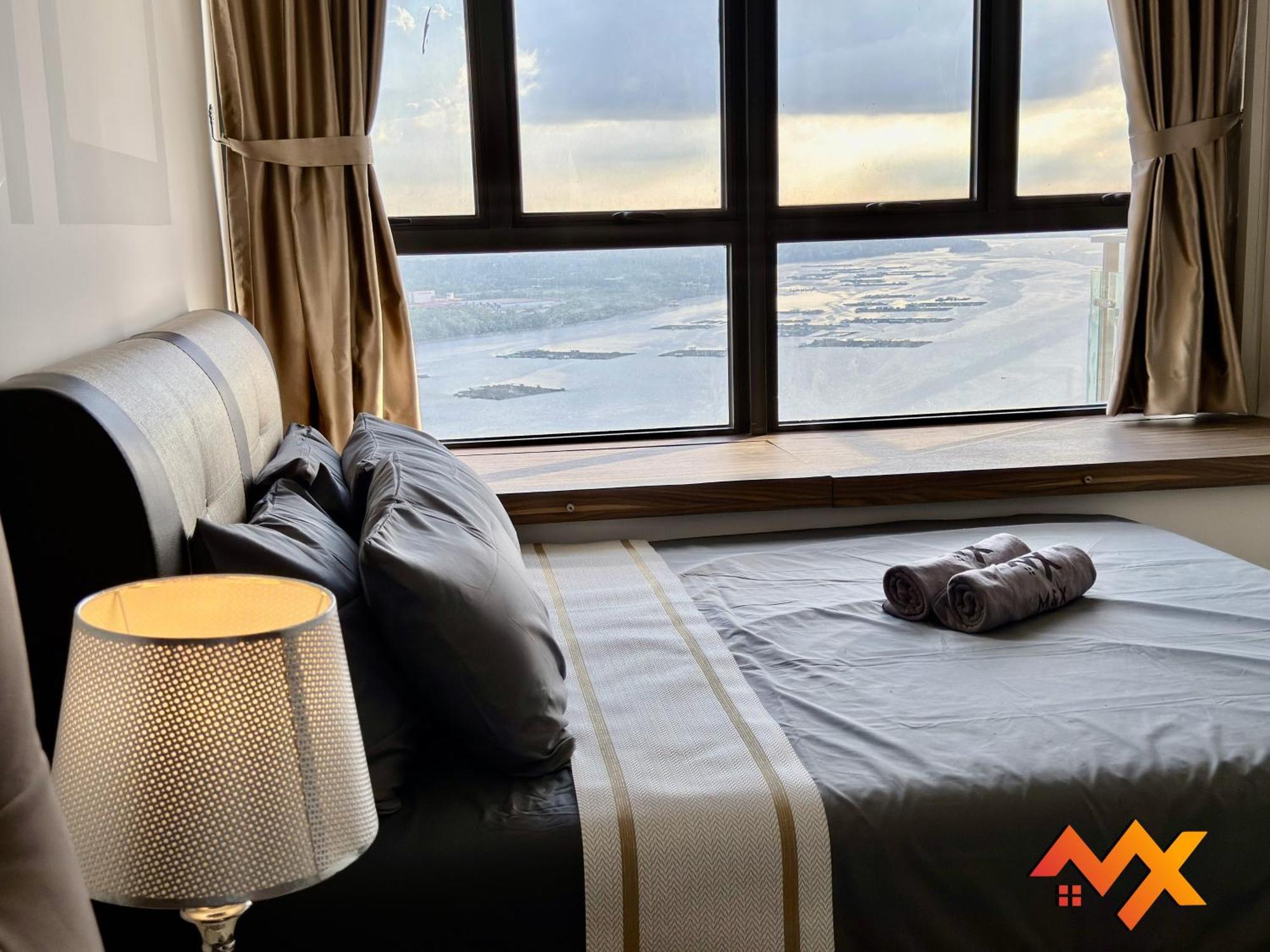 Apartment Full Sea View Country Garden Danga Bay 11-13pax Johor Bahru