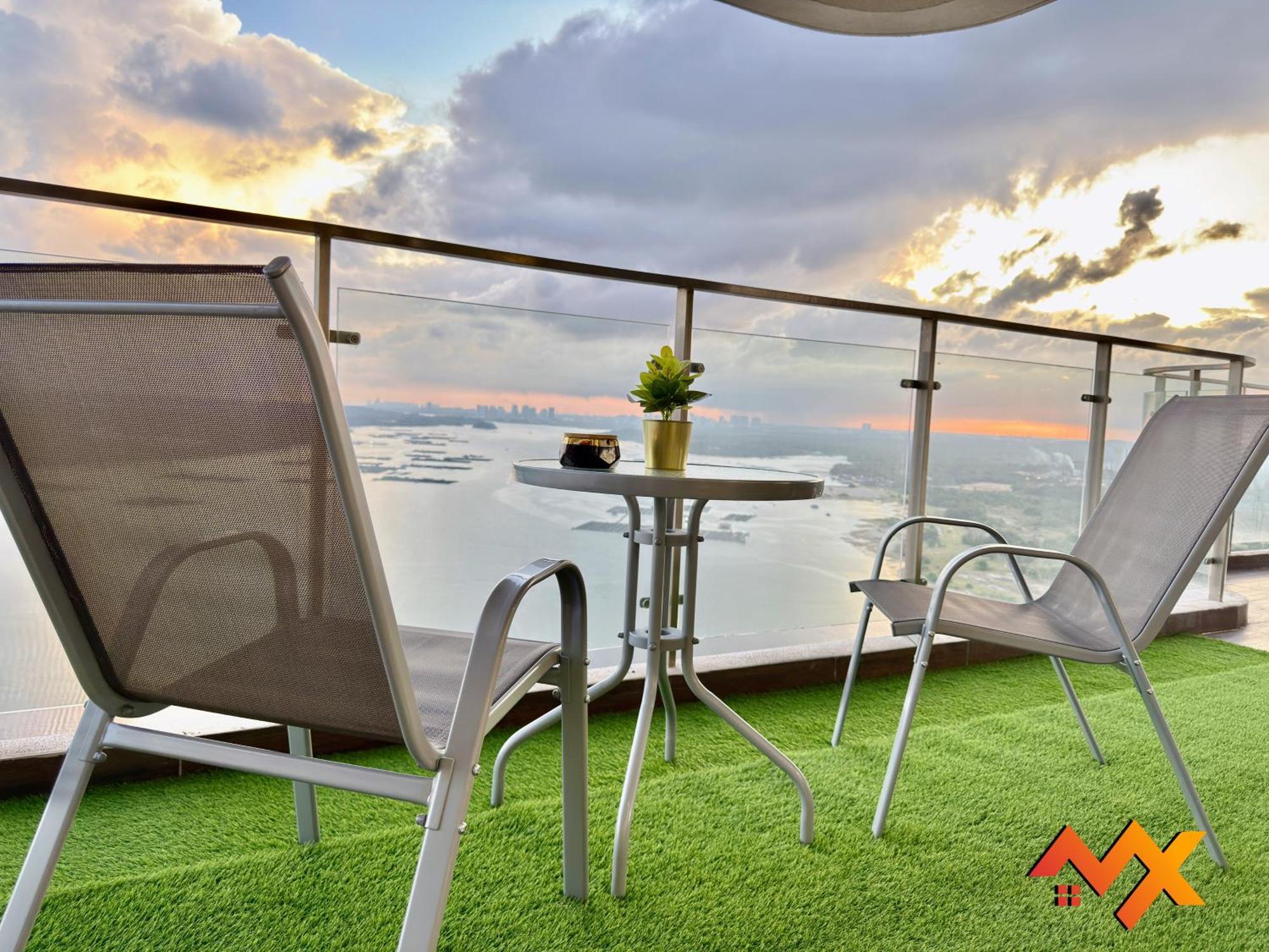 Apartment Full Sea View Country Garden Danga Bay 11-13pax Johor Bahru