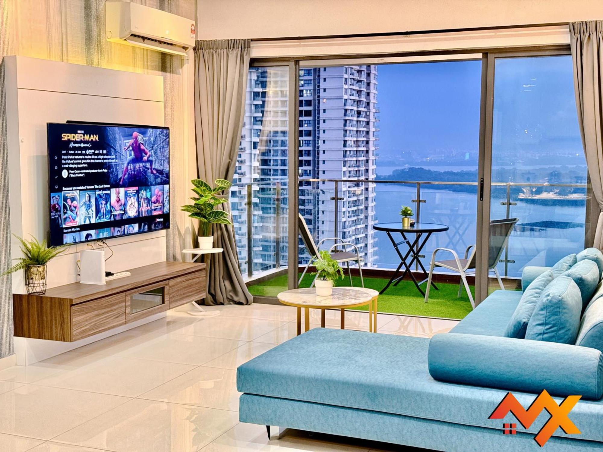 Apartment Full Sea View Country Garden Danga Bay 11-13pax Johor Bahru