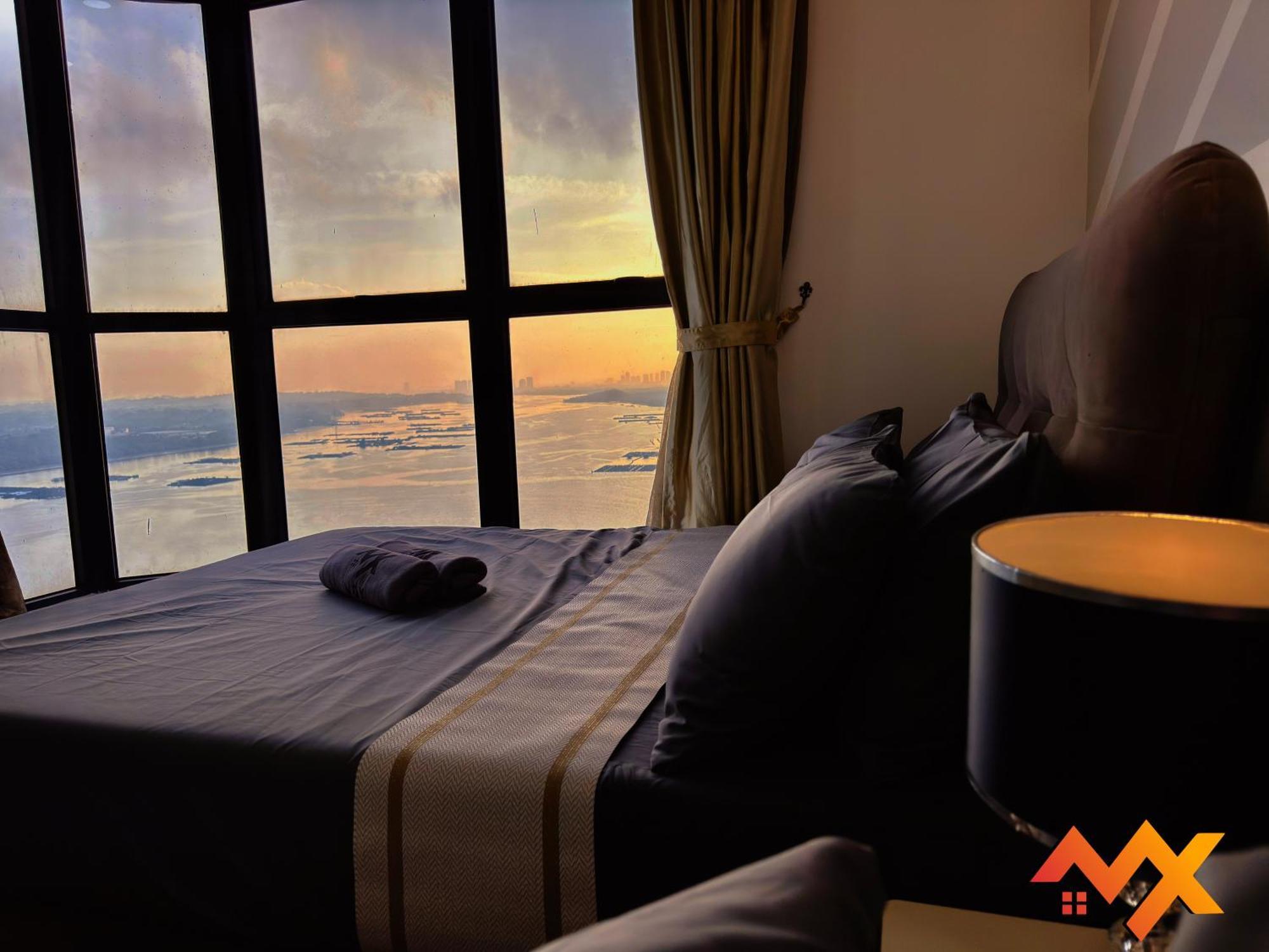 Full Sea View Country Garden Danga Bay 11-13pax Apartment