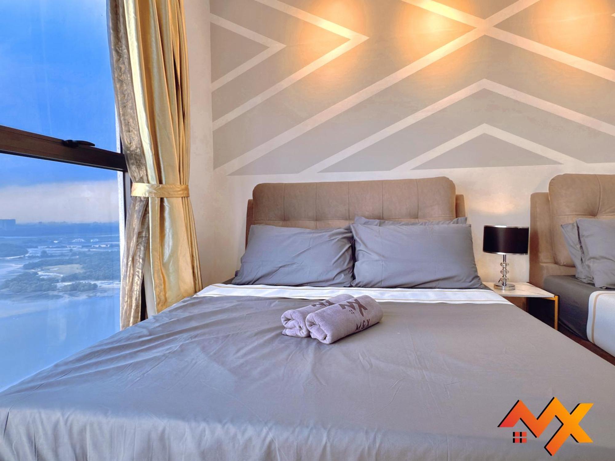 Full Sea View Country Garden Danga Bay 11-13pax Apartment