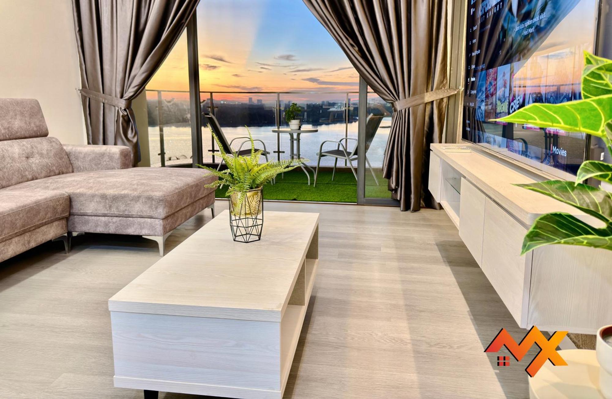 Full Sea View Country Garden Danga Bay 11-13pax Johor Bahru