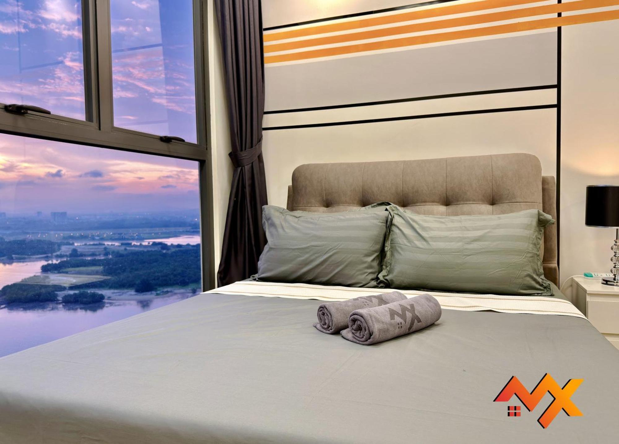 Full Sea View Country Garden Danga Bay 11-13pax Apartment *